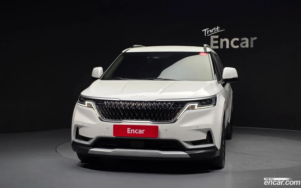 Kia Carnival 11 2023 — thumbnail 3