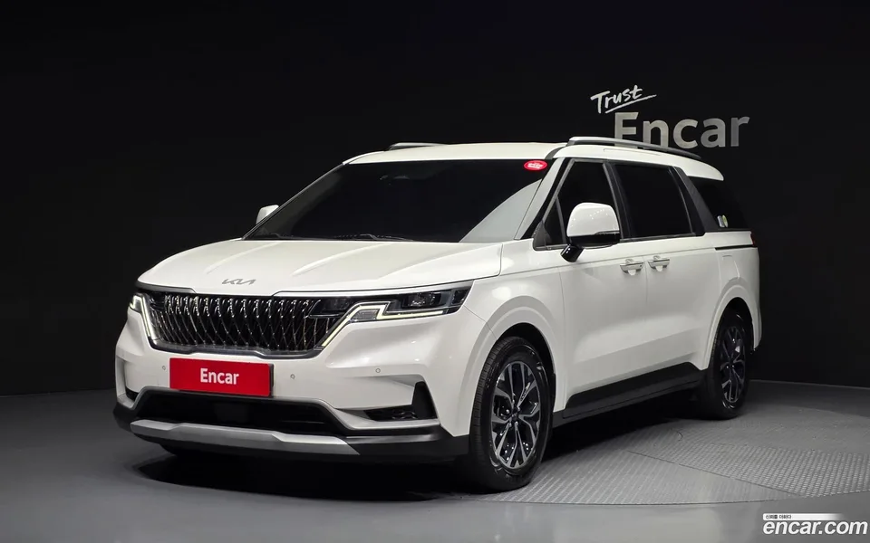 Kia Carnival 11 2023 — photo 1, buy with delivery to Moscow