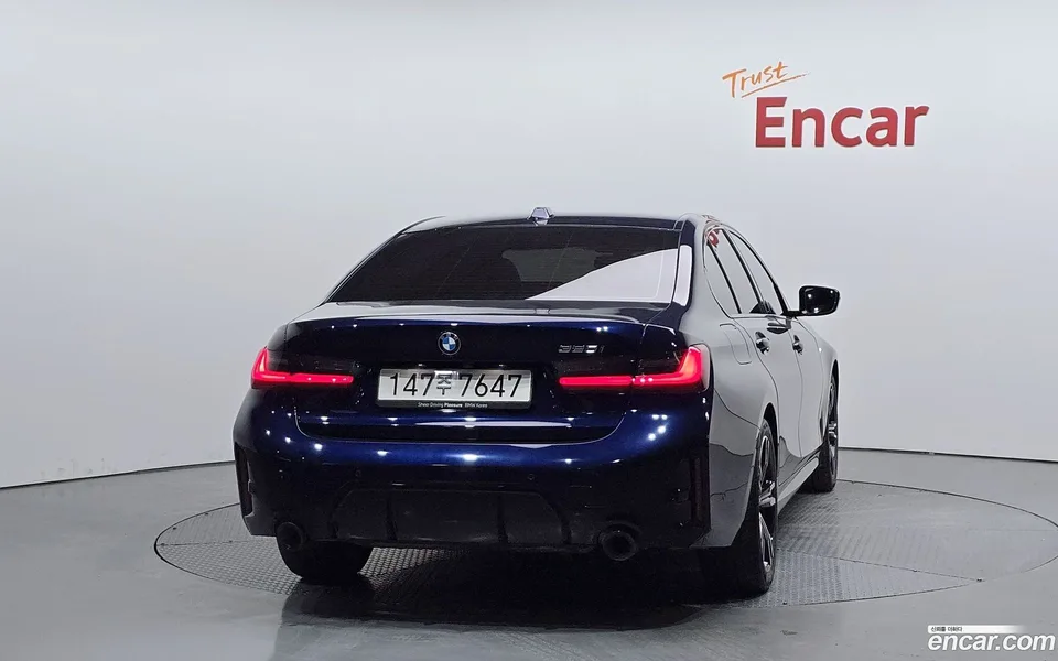 BMW 3 Series 320i M 2025 — thumbnail 4