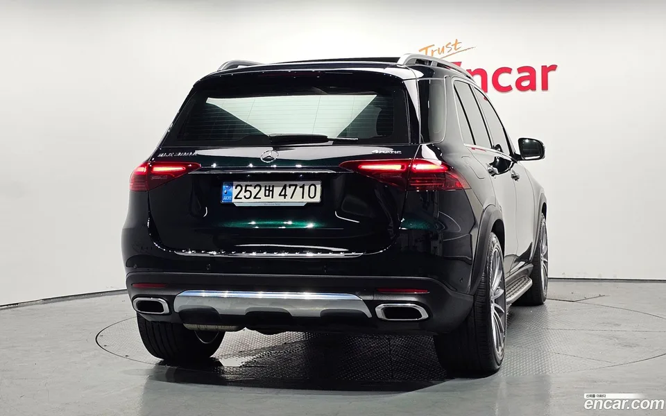 Mercedes-Benz GLE-Class GLE300d 4MATIC 2023 — thumbnail 4