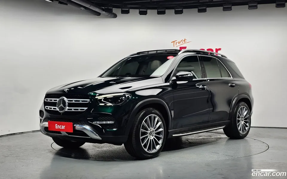 Mercedes-Benz GLE-Class GLE300d 4MATIC 2023 — photo 1, buy with delivery to Moscow