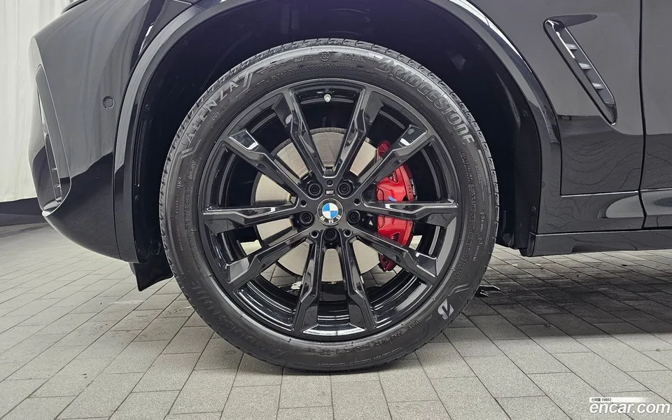 BMW X4 xDrive20i M 2025 — thumbnail 2