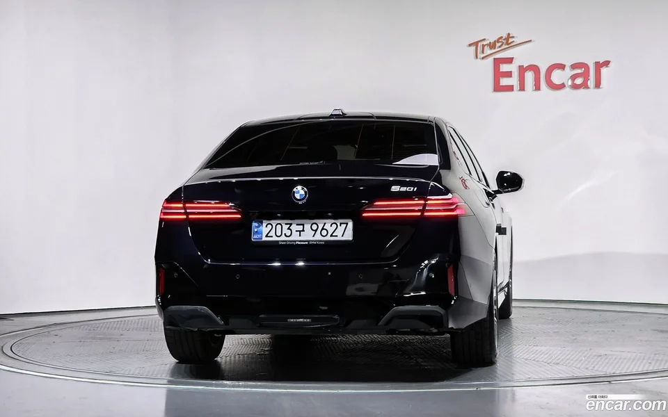 BMW 5 Series 520i M 2024 — thumbnail 4