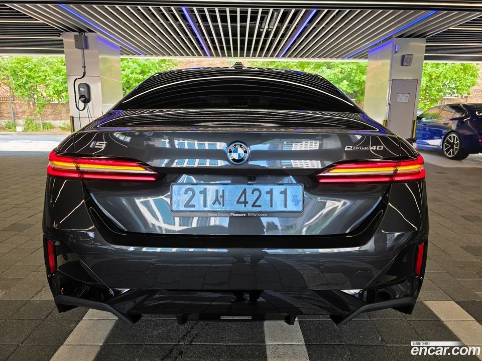 BMW i5 eDrive 40 M 2026 — thumbnail 2