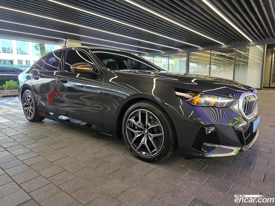 BMW i5 eDrive 40 M 2026 — thumbnail 3