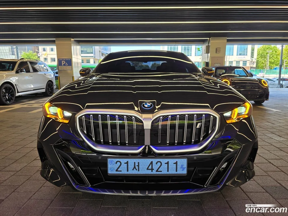 BMW i5 eDrive 40 M 2026 — photo 1, buy with delivery to Moscow