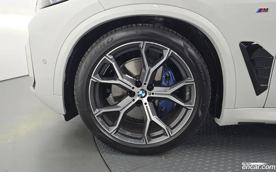BMW X5 xDrive 40i M 2025 — thumbnail 5
