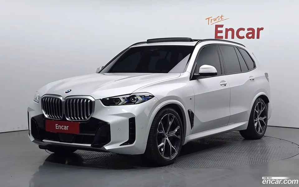 BMW X5 xDrive 40i M 2025 — photo 1, buy with delivery to Moscow