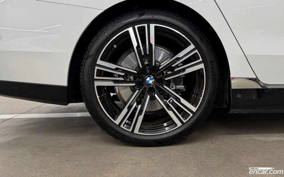 BMW 7 Series 750e xDrive M 2026 — thumbnail 2