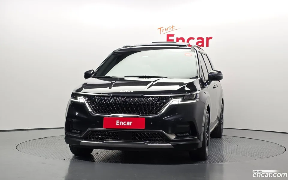 Kia Carnival 9 2023 — thumbnail 3