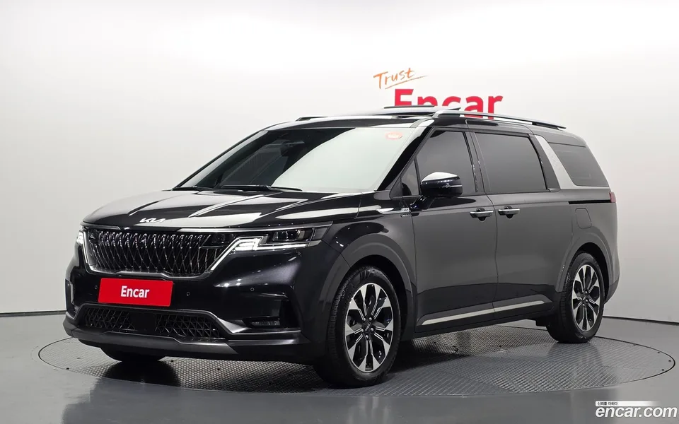 Kia Carnival 9 2023 — photo 1, buy with delivery to Moscow