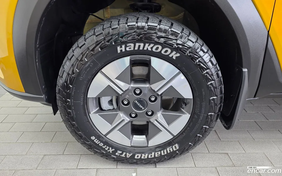 KG Mobility Musso EV MX AWD 2025 — thumbnail 2