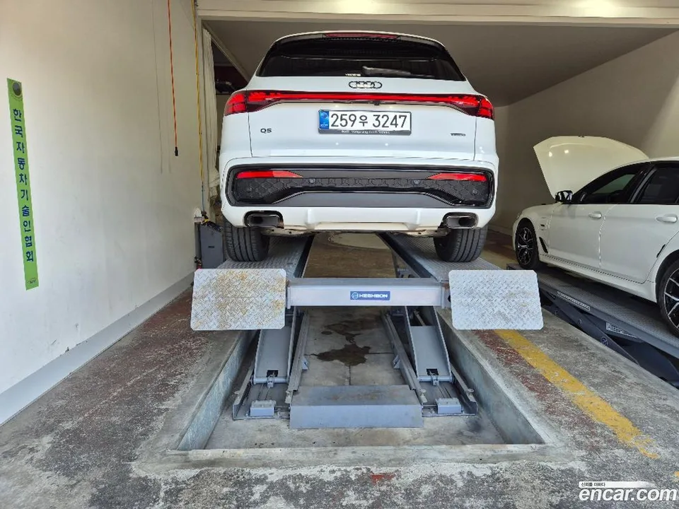 Audi Q5 (80A) 45 TFSI S Line 2025 — thumbnail 2