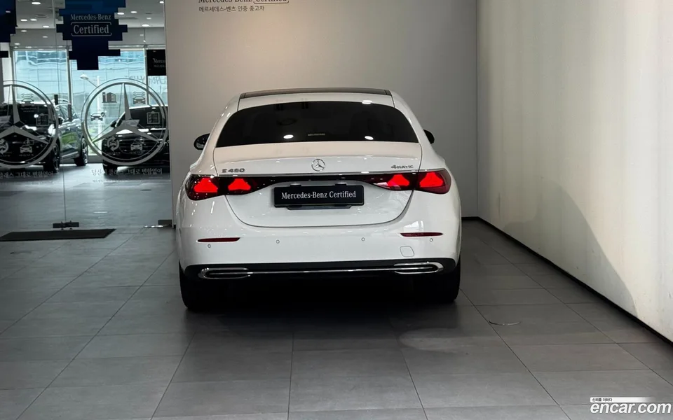 Mercedes-Benz E-Class E450 4MATIC 2026 — thumbnail 4