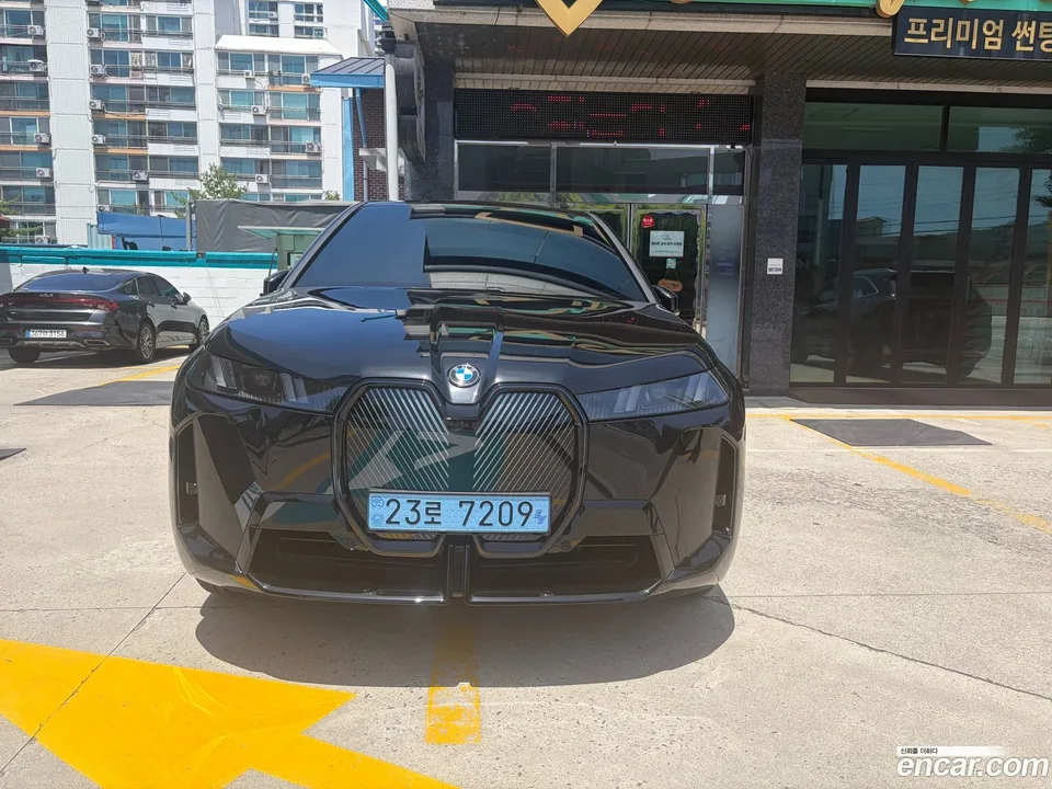 BMW iX xDrive45 M 2026 — photo 1, buy with delivery to Moscow