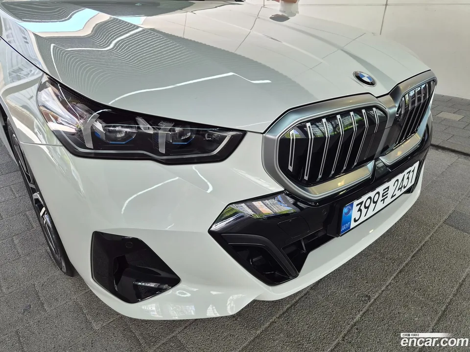 BMW 5 Series 520i M 2026 — photo 1, buy with delivery to Moscow