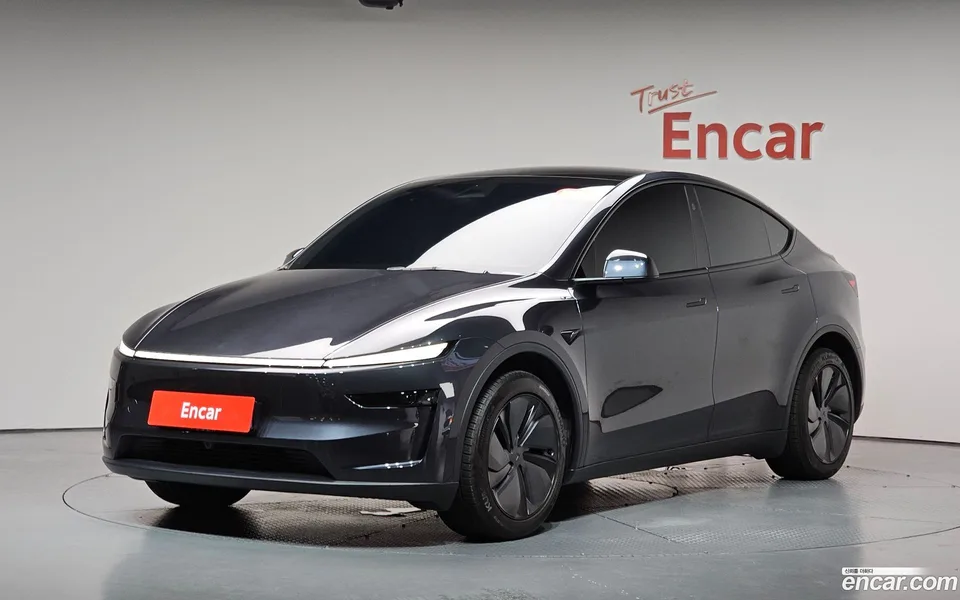 Tesla Model Y RWD 2025 — photo 1, buy with delivery to Moscow