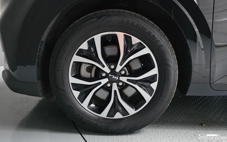 Kia Carnival 9 2022 — thumbnail 2
