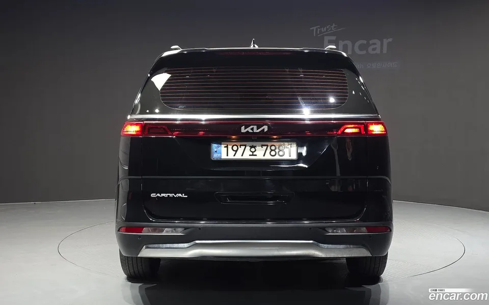 Kia Carnival 9 2022 — thumbnail 4