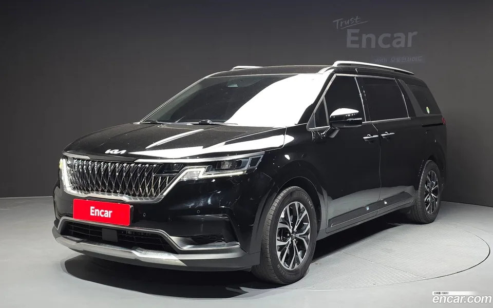 Kia Carnival 9 2022 — photo 1, buy with delivery to Moscow
