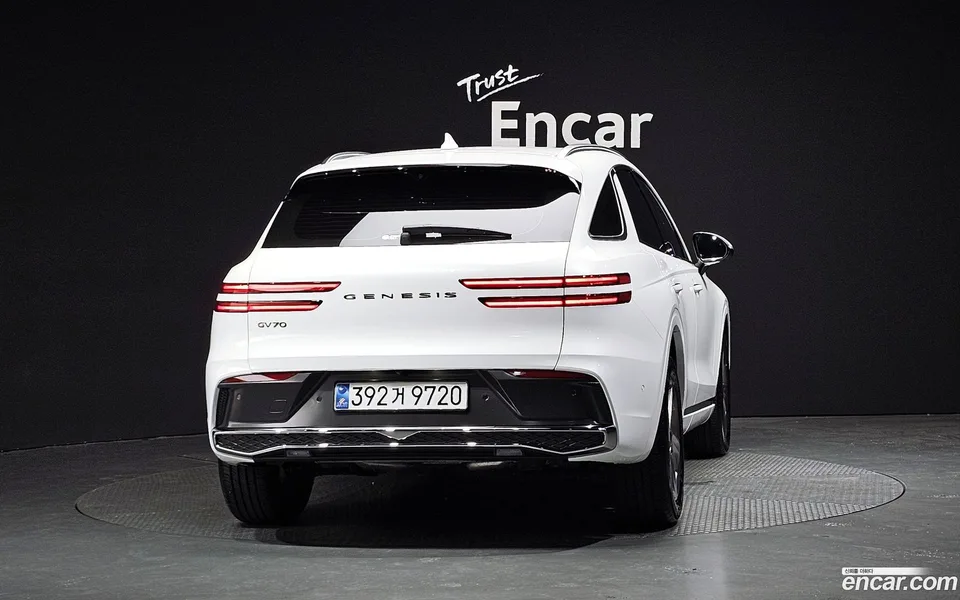 Genesis GV70 2.5T 2WD 2025 — thumbnail 4
