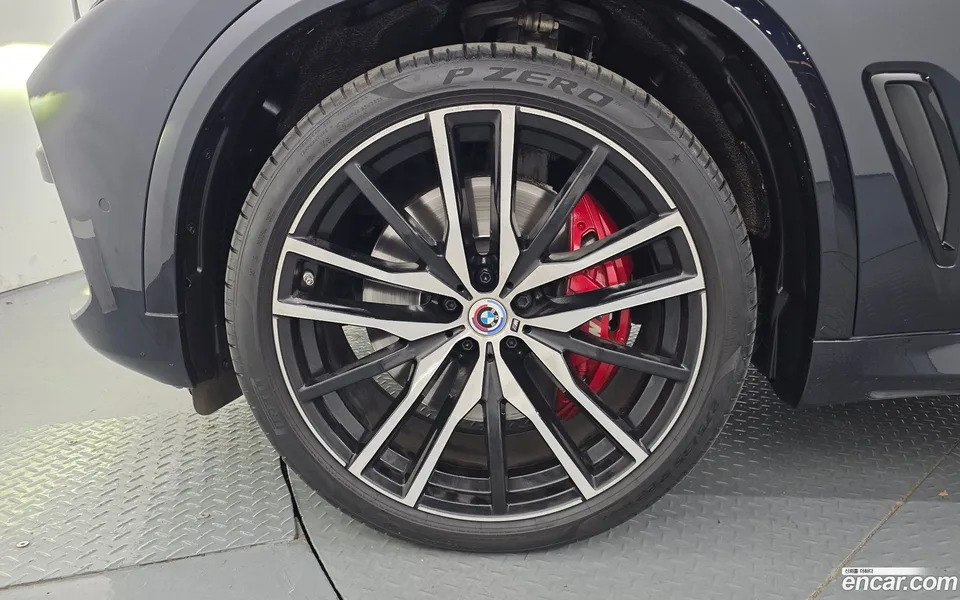 BMW X5 M50i 2023 — миниатюра 5