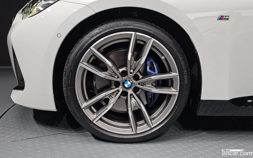 BMW 2 Series M240i xDrive 2023 — thumbnail 2
