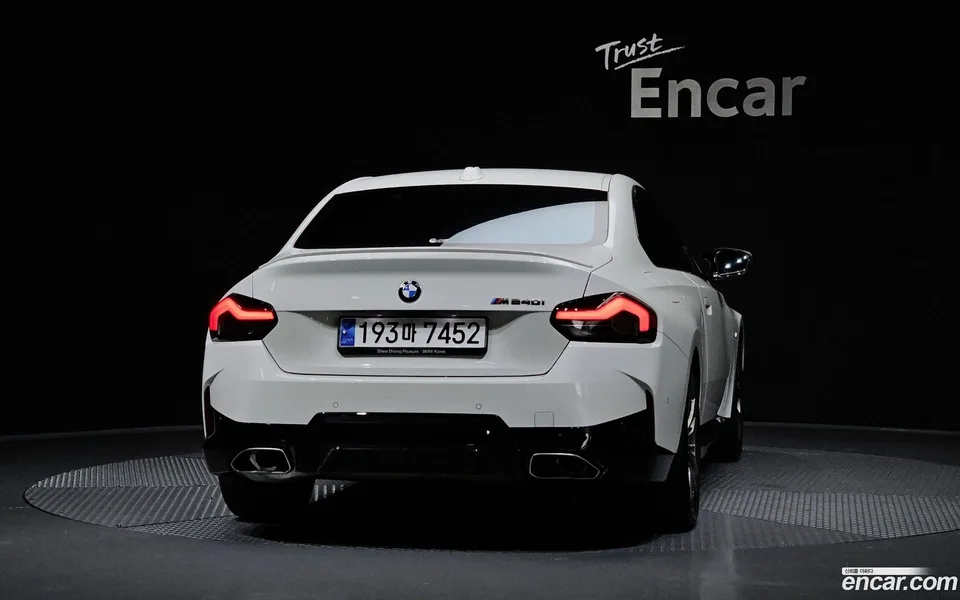BMW 2 Series M240i xDrive 2023 — thumbnail 4