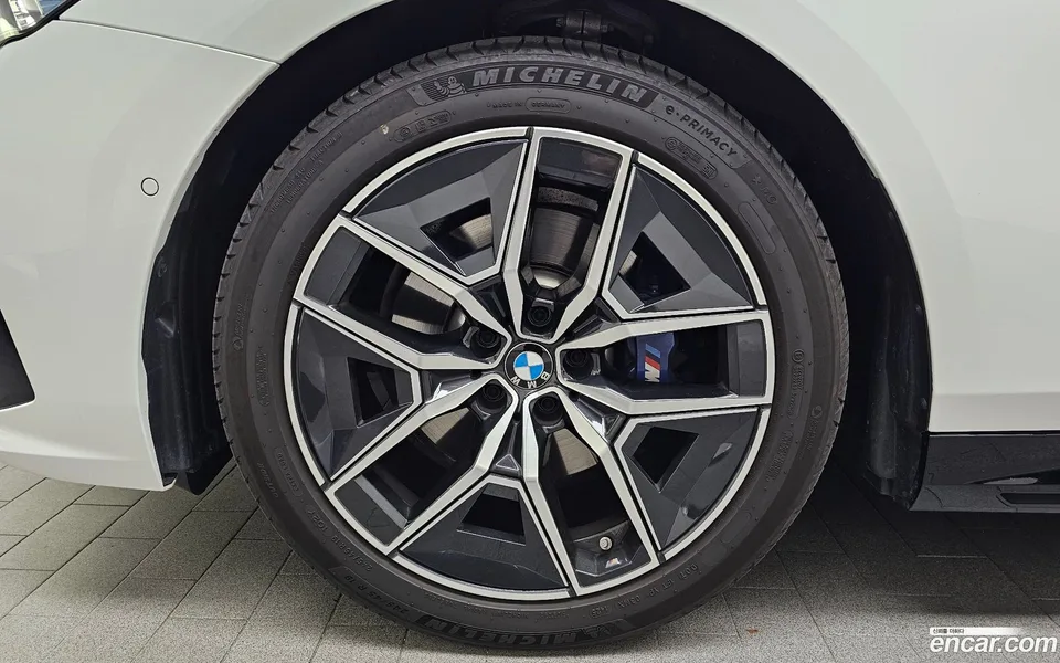 BMW 5 Series 520i M 2025 — thumbnail 5