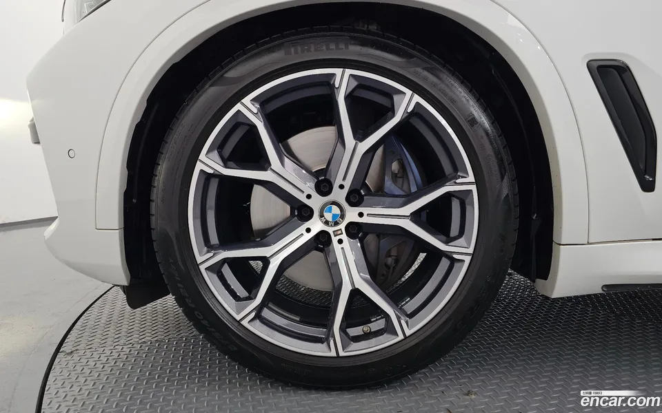 BMW X5 xDrive 40i M 2022 — thumbnail 5