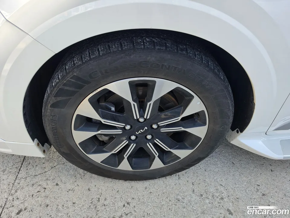 Kia Carnival 7 () 2022 — thumbnail 2