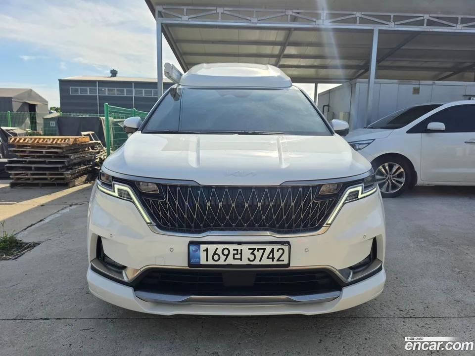 Kia Carnival 7 () 2022 — thumbnail 3