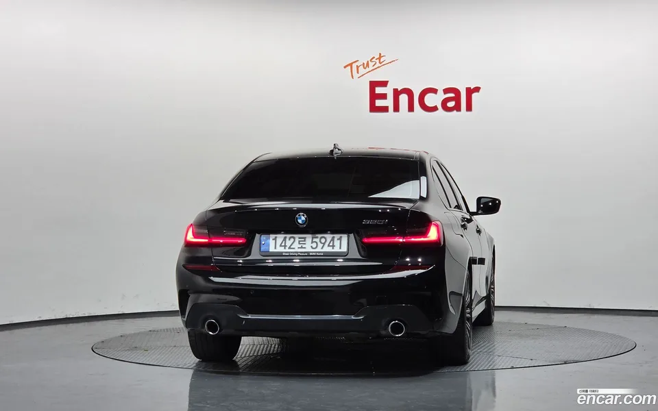 BMW 3 Series 320i M 2022 — thumbnail 4