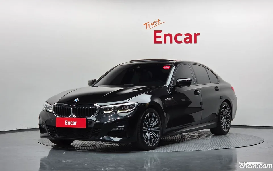 BMW 3 Series 320i M 2022 — photo 1, buy with delivery to Moscow