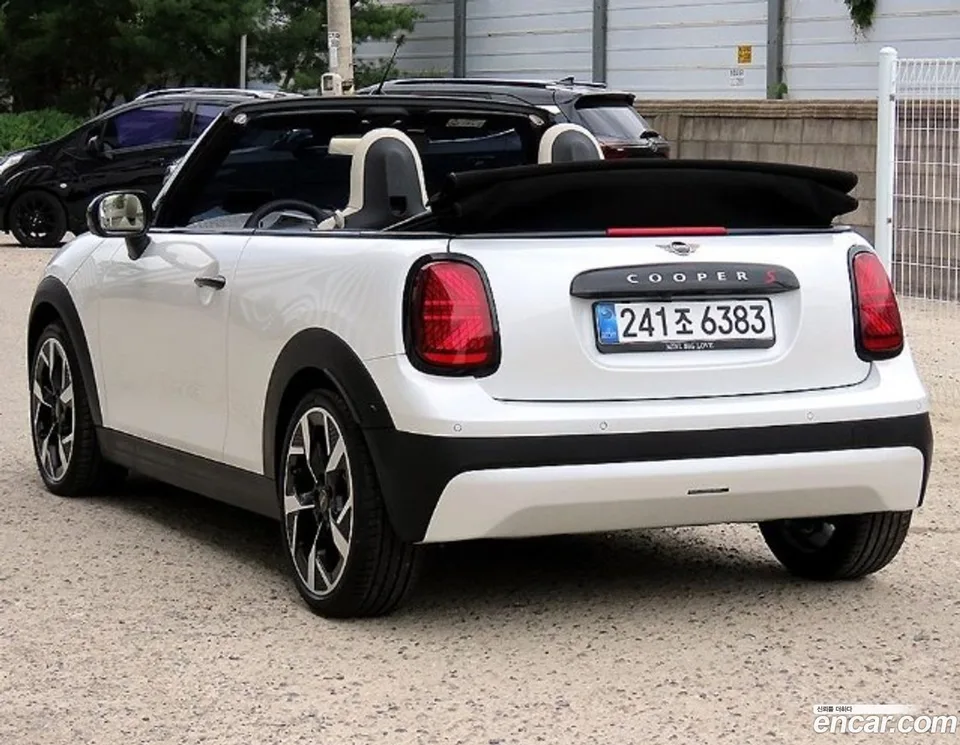 MINI Cooper S Convertible 2026 — photo 1, buy with delivery to Moscow