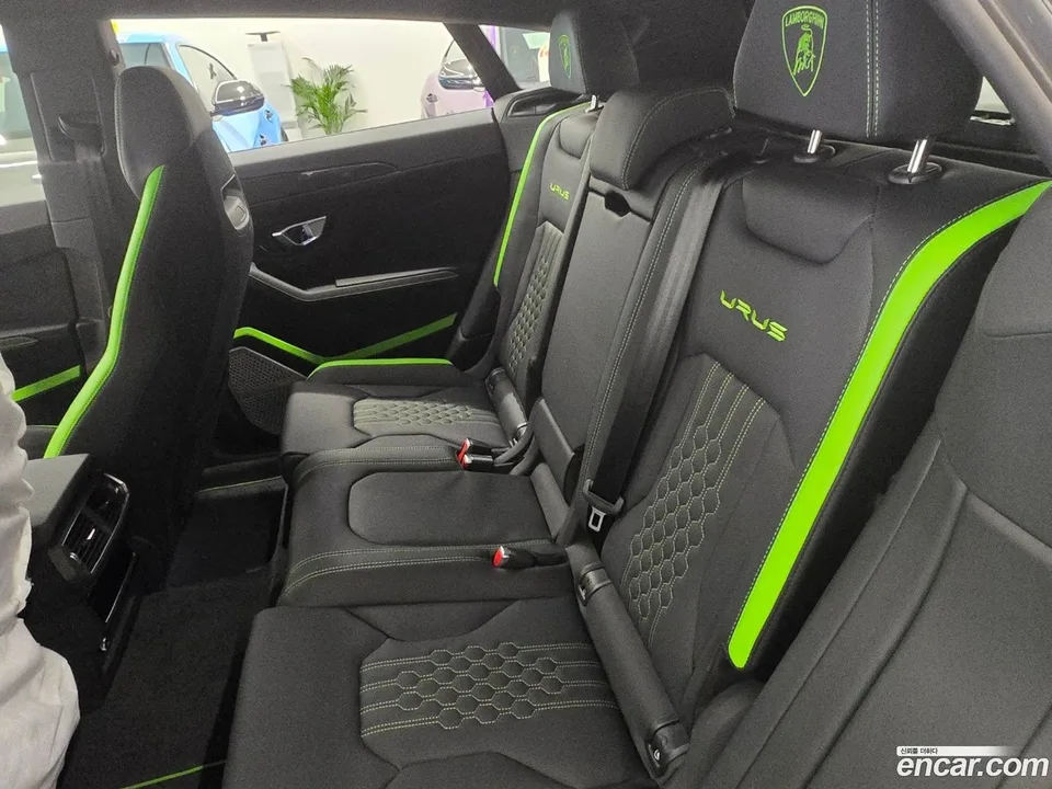 Lamborghini Urus 4.0 V8 2024 — thumbnail 2