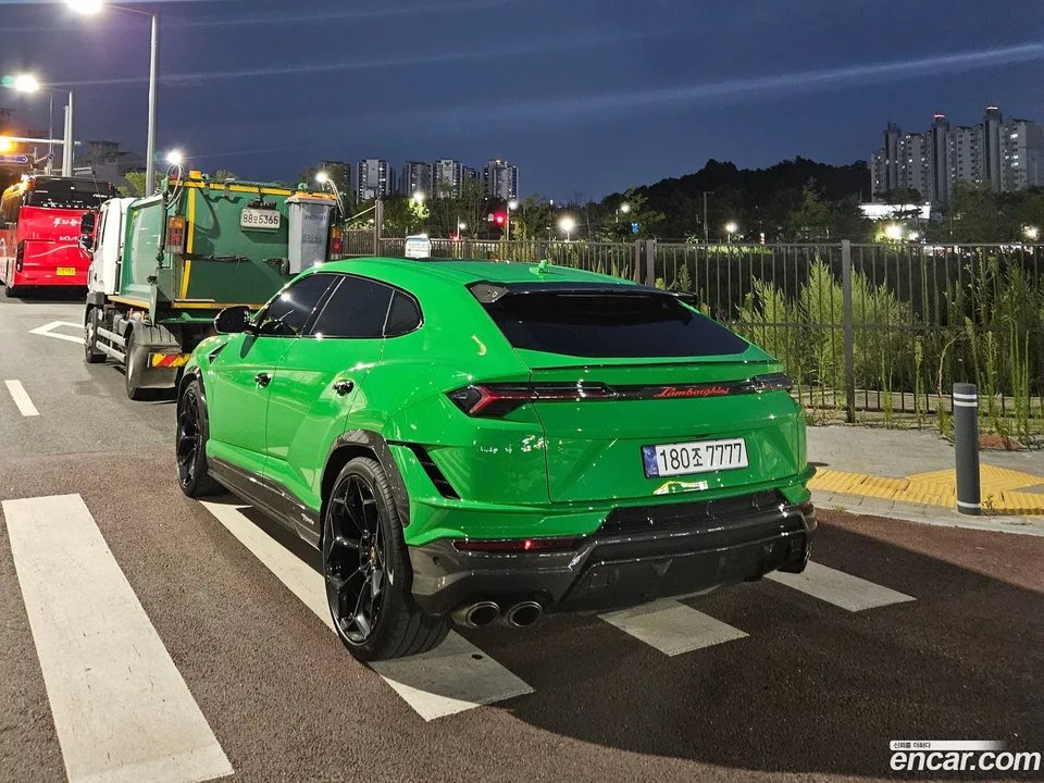 Lamborghini Urus 4.0 V8 2024 — thumbnail 3