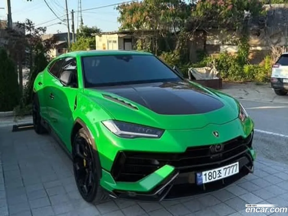 Lamborghini Urus 4.0 V8 2024 — photo 1, buy with delivery to Moscow
