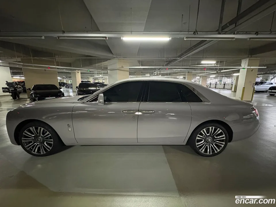Rolls-Royce Ghost 6.7 V12 2022 — thumbnail 3