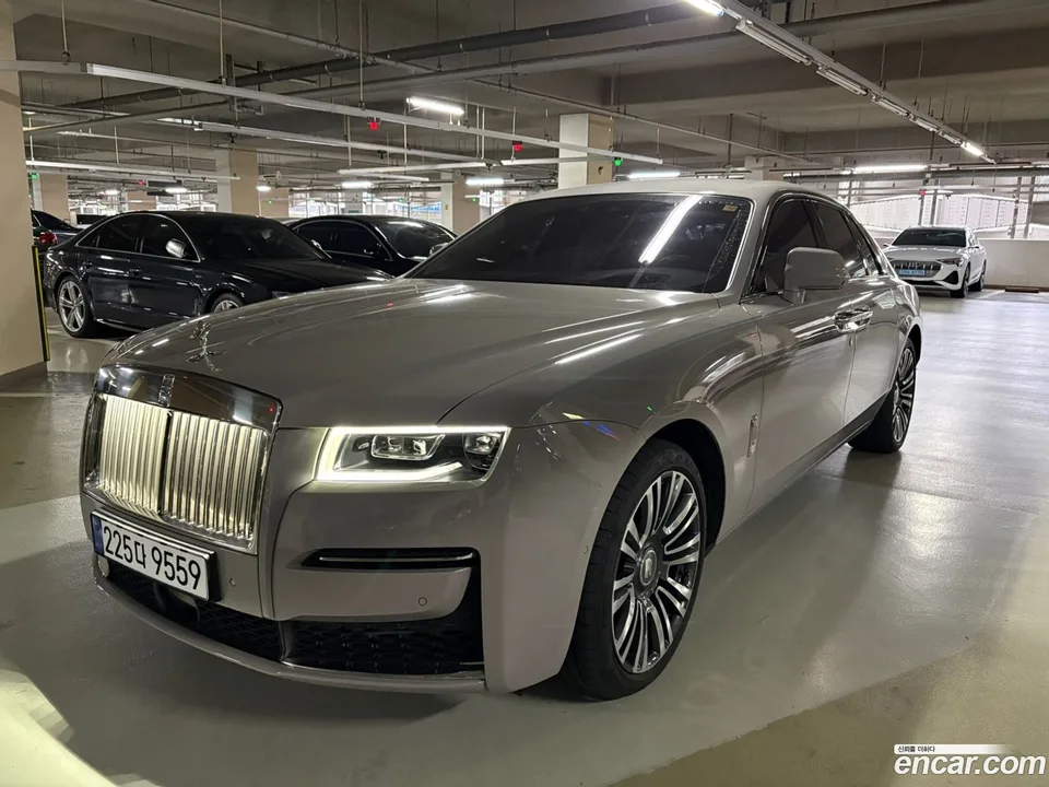 Rolls-Royce Ghost 6.7 V12 2022 — photo 1, buy with delivery to Moscow