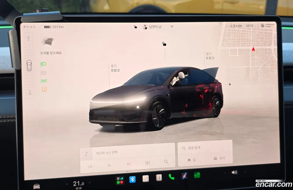 Tesla Model Y RWD 2025 — thumbnail 4