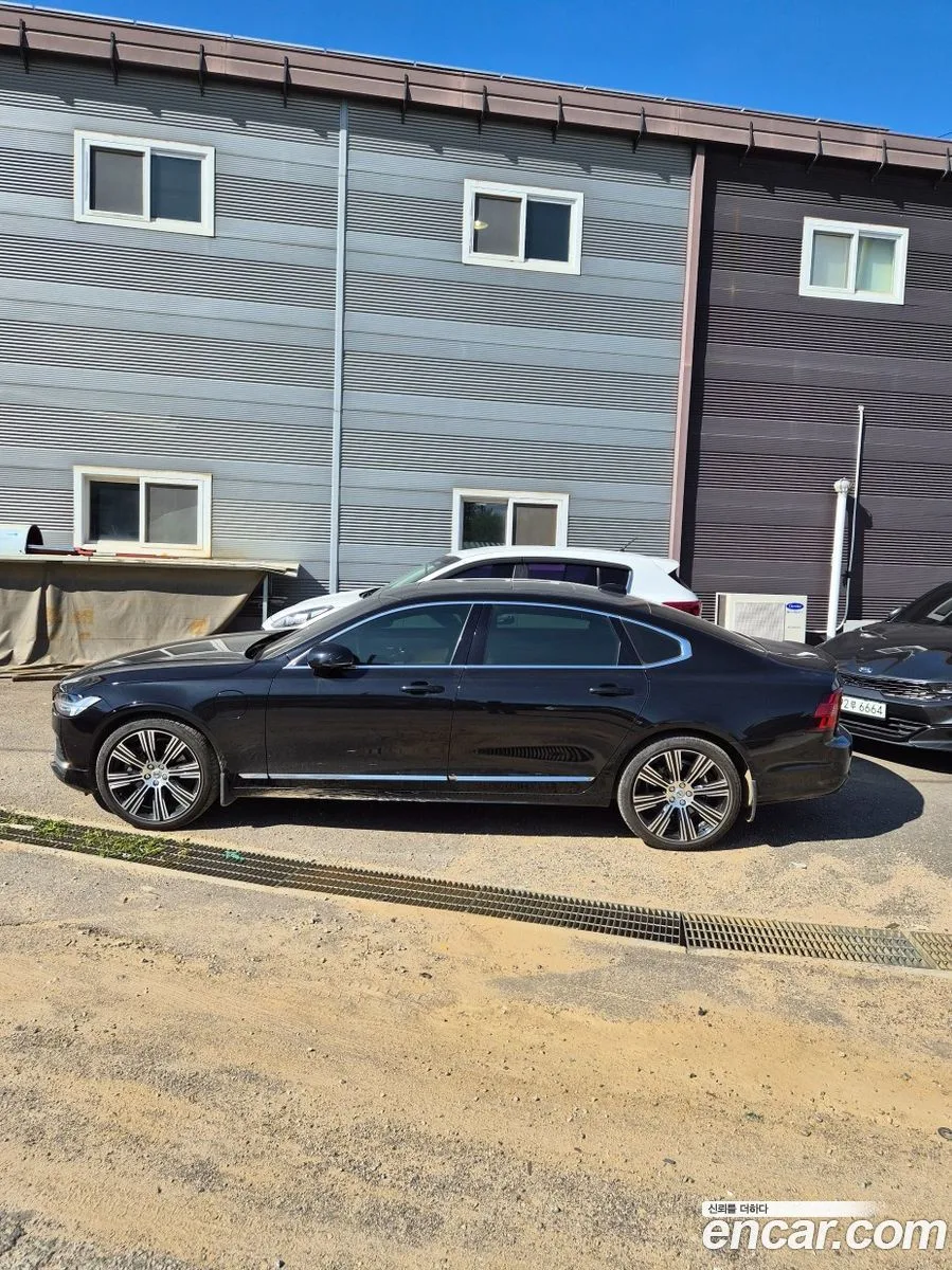 Volvo S90 T8 AWD 2024 — thumbnail 4