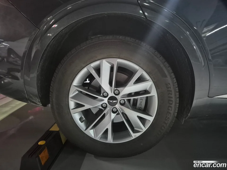 Genesis GV70 2.5T 2WD 2025 — thumbnail 5