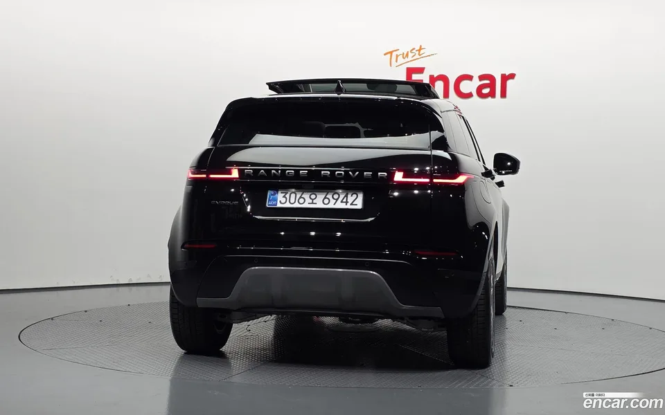 Land Rover Range Rover Evoque P250 S 2025 — миниатюра 4