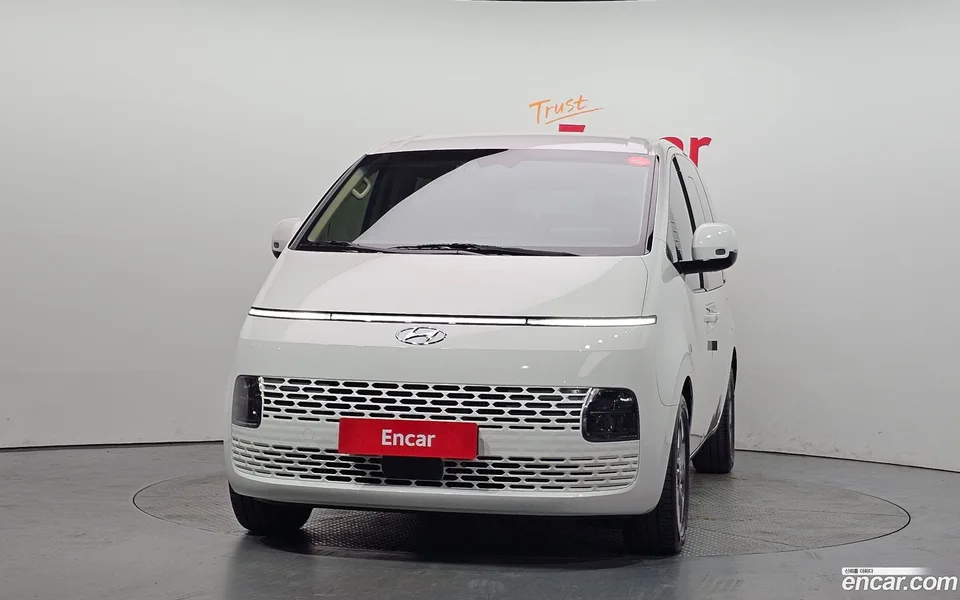 Hyundai Staria 4WD 9 2023 — thumbnail 3