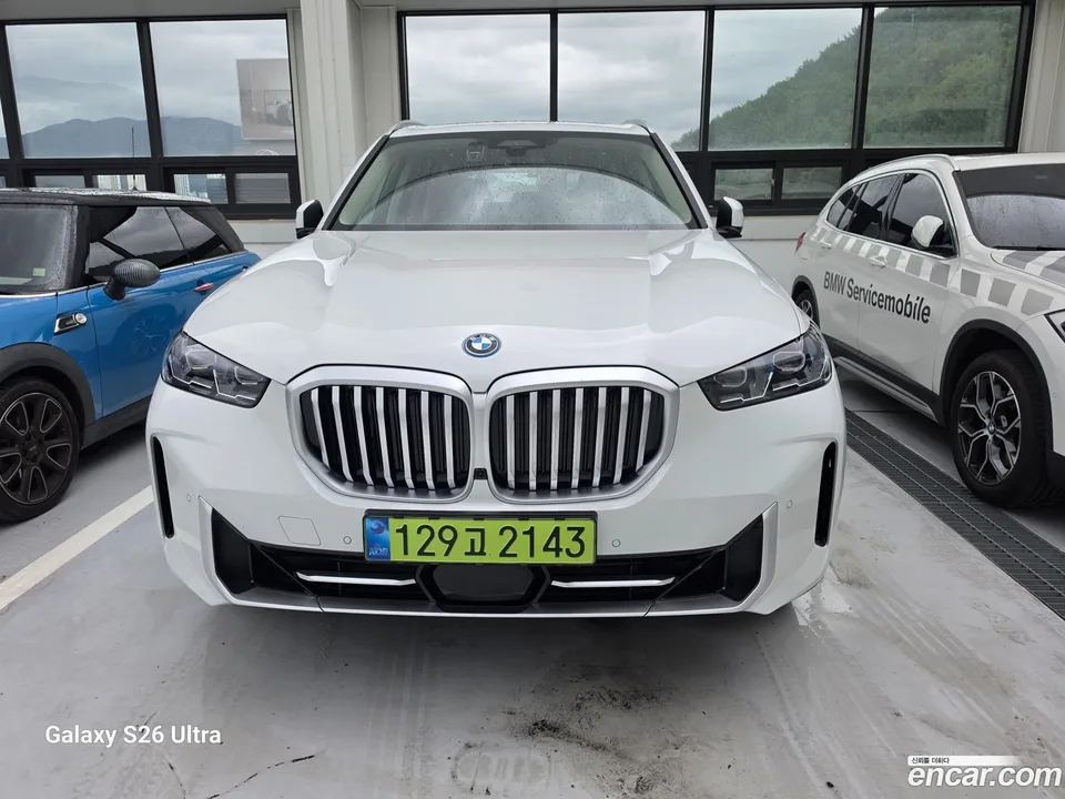 BMW X5 xDrive 50e xLine 2025 — photo 1, buy with delivery to Moscow