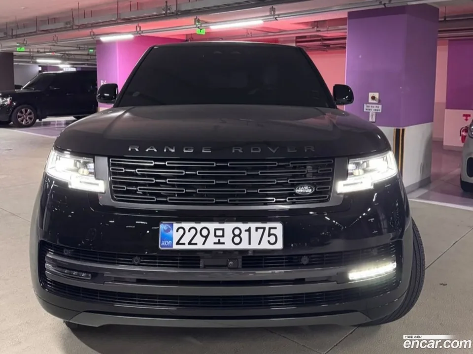 Land Rover Range Rover P550E AB 2025 — фото 1, купить с доставкой в Москву