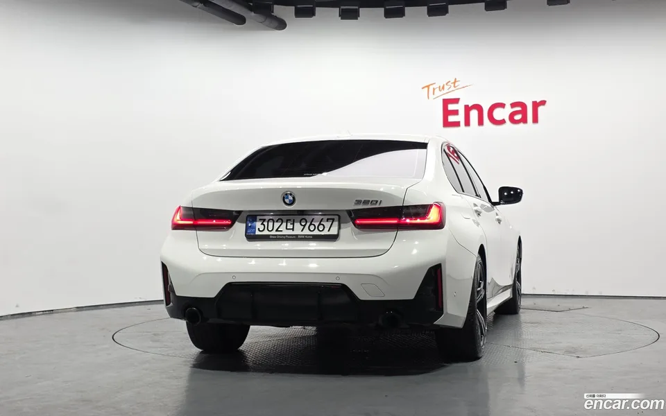 BMW 3 Series 320i M 2023 — thumbnail 4