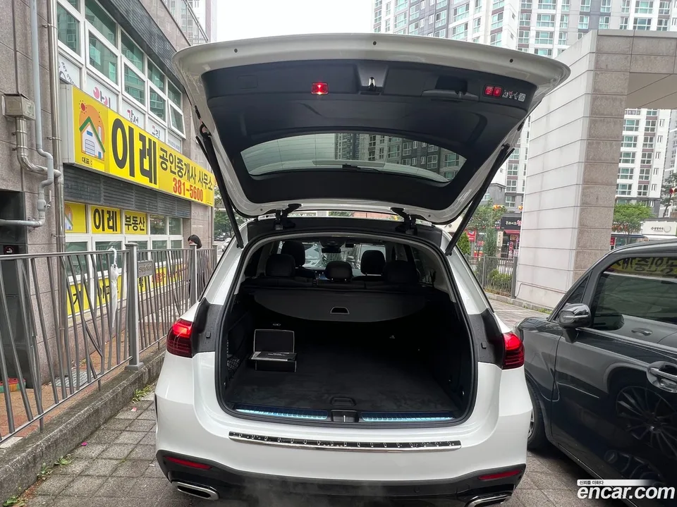 Mercedes-Benz GLE-Class GLE450 4MATIC AMG Line 2026 — thumbnail 4