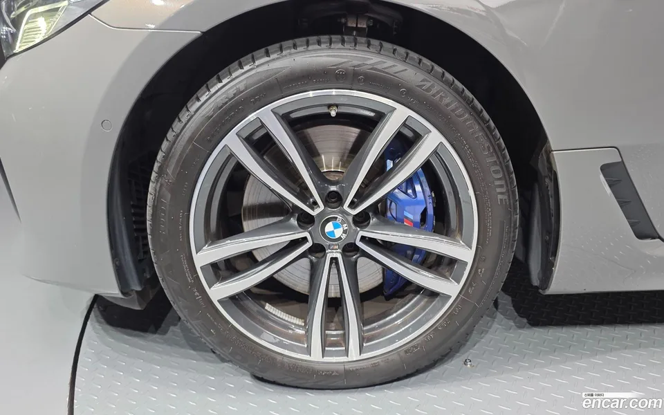 BMW 6 Series GT 620d xDrive M 2022 — миниатюра 5